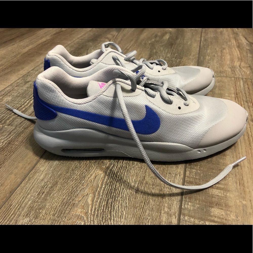 Nike Air Girl’s Sneakers size Youth 7